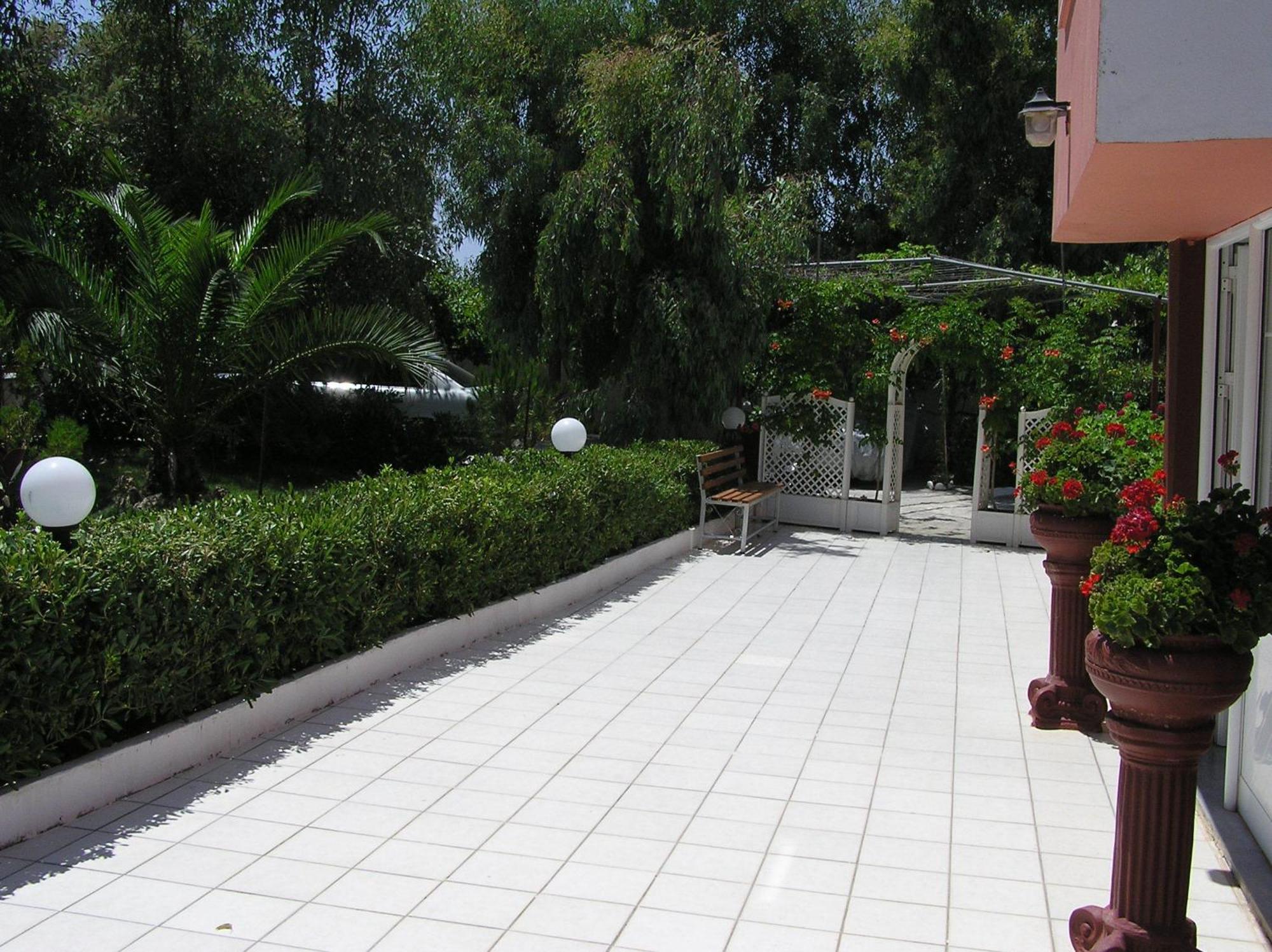 Knossos Aparthotel Panormos  Bagian luar foto