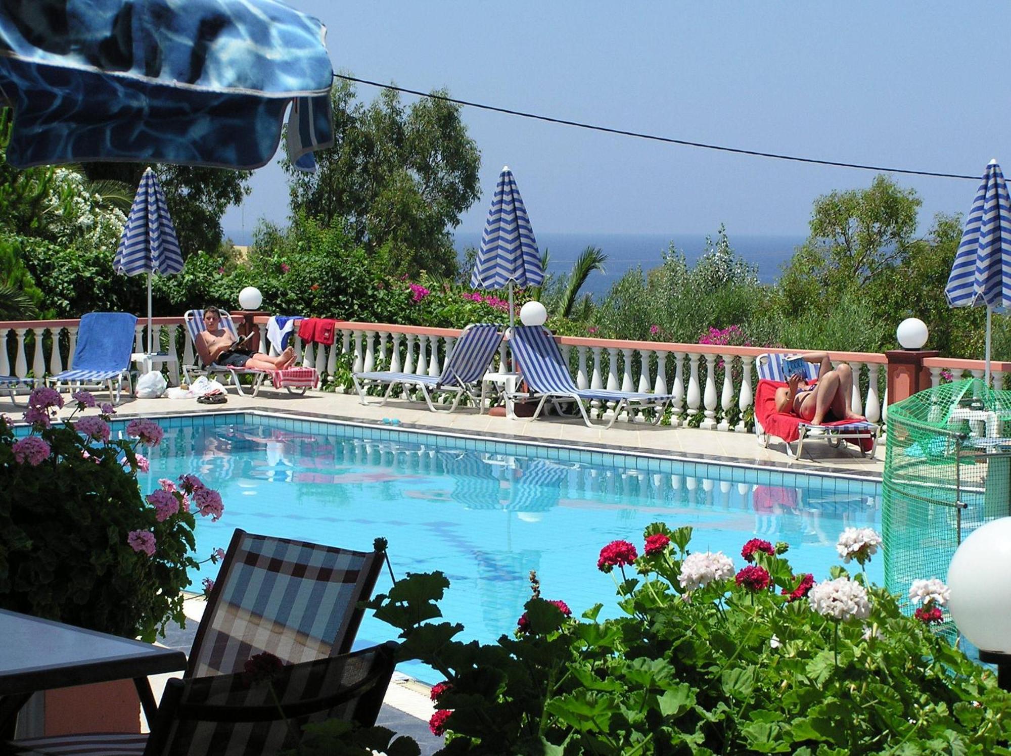 Knossos Aparthotel Panormos  Bagian luar foto