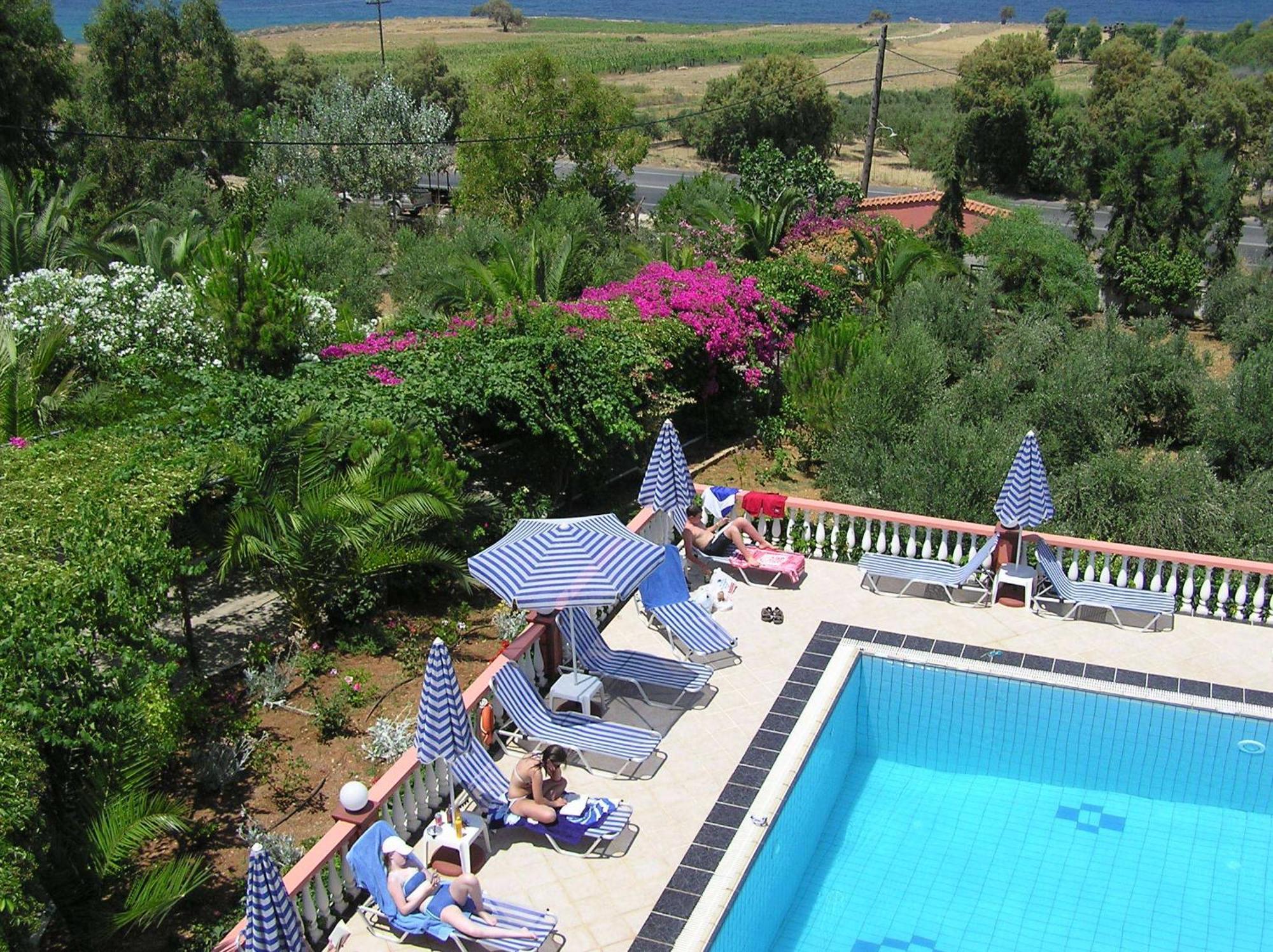 Knossos Aparthotel Panormos  Bagian luar foto