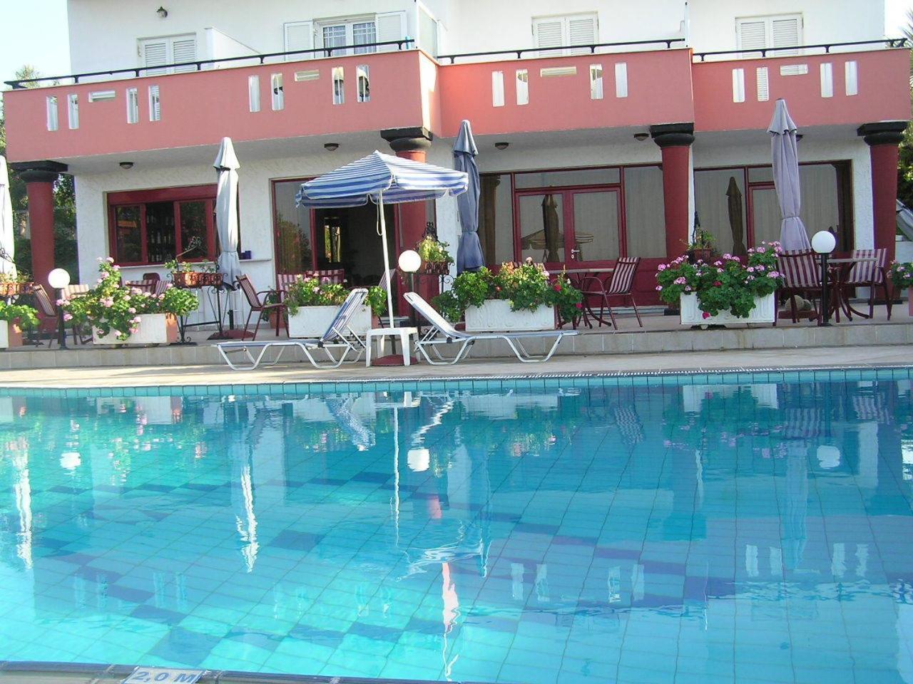 Knossos Aparthotel Panormos  Bagian luar foto