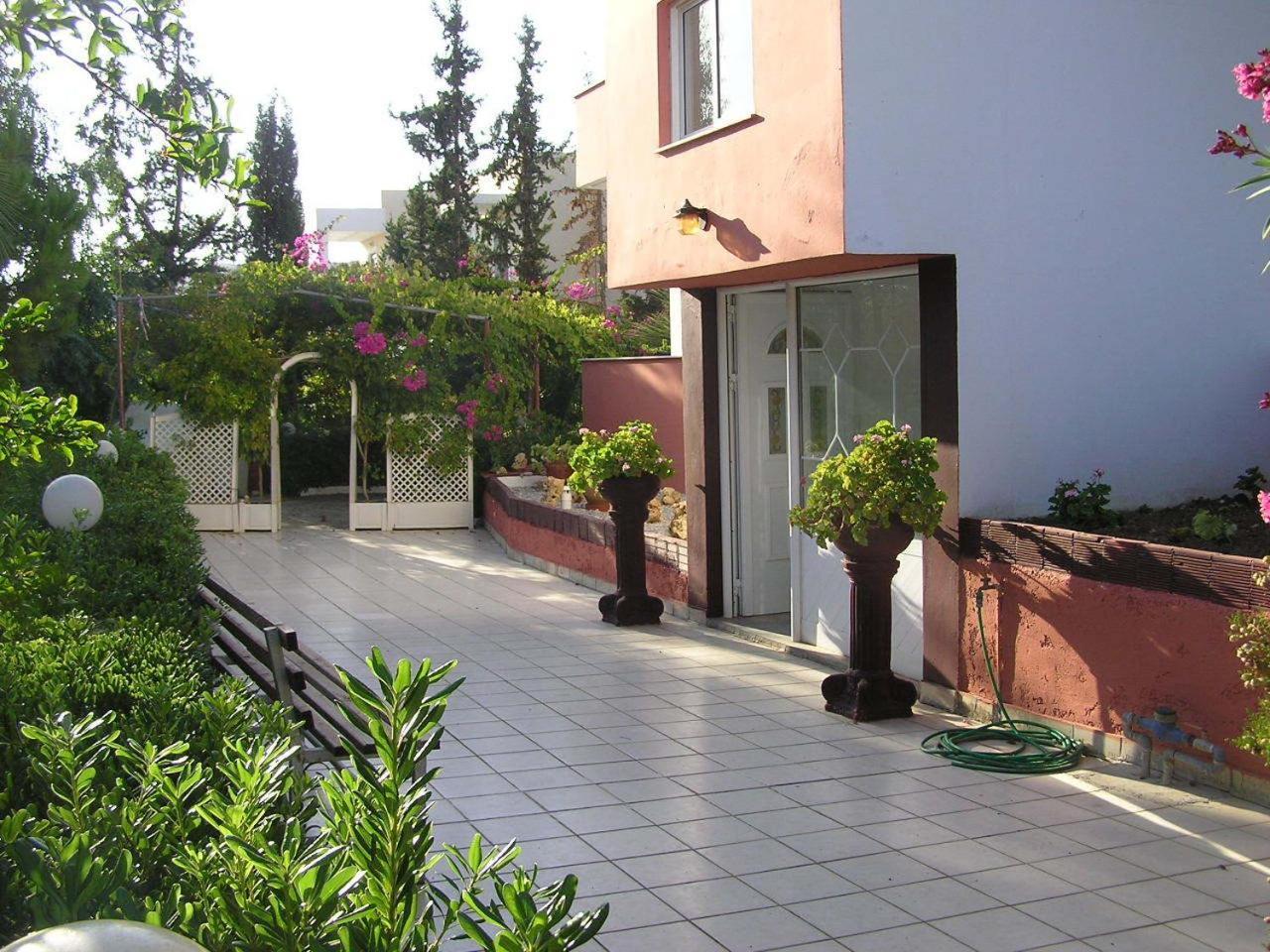 Knossos Aparthotel Panormos  Bagian luar foto