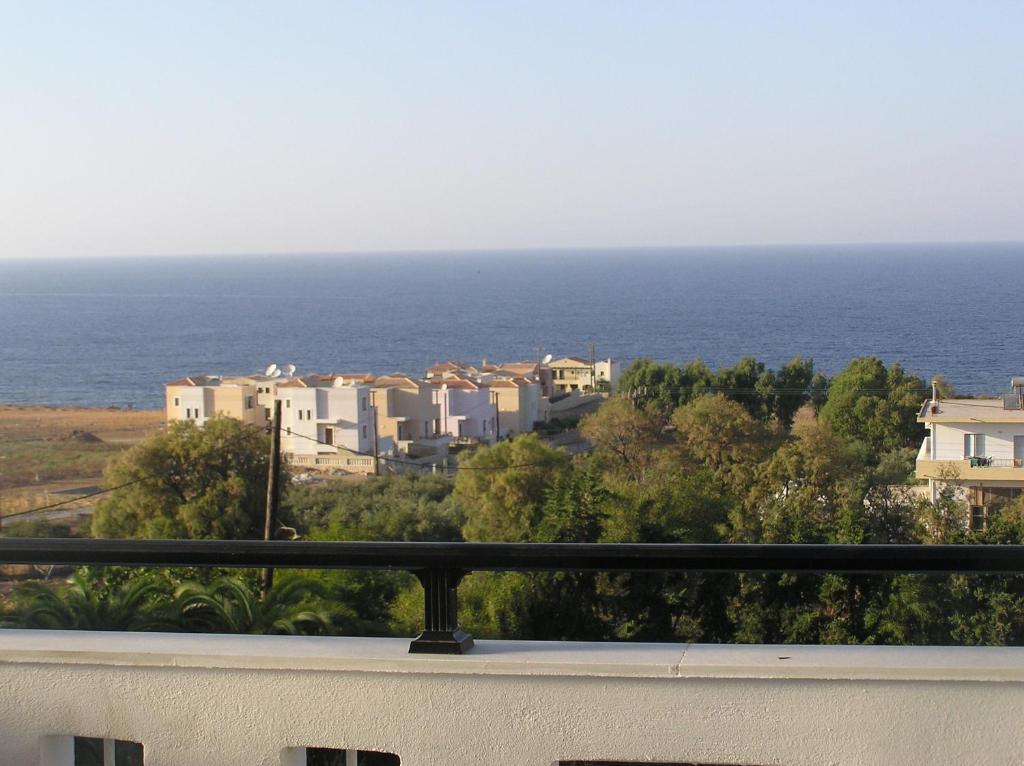 Knossos Aparthotel Panormos  Bagian luar foto