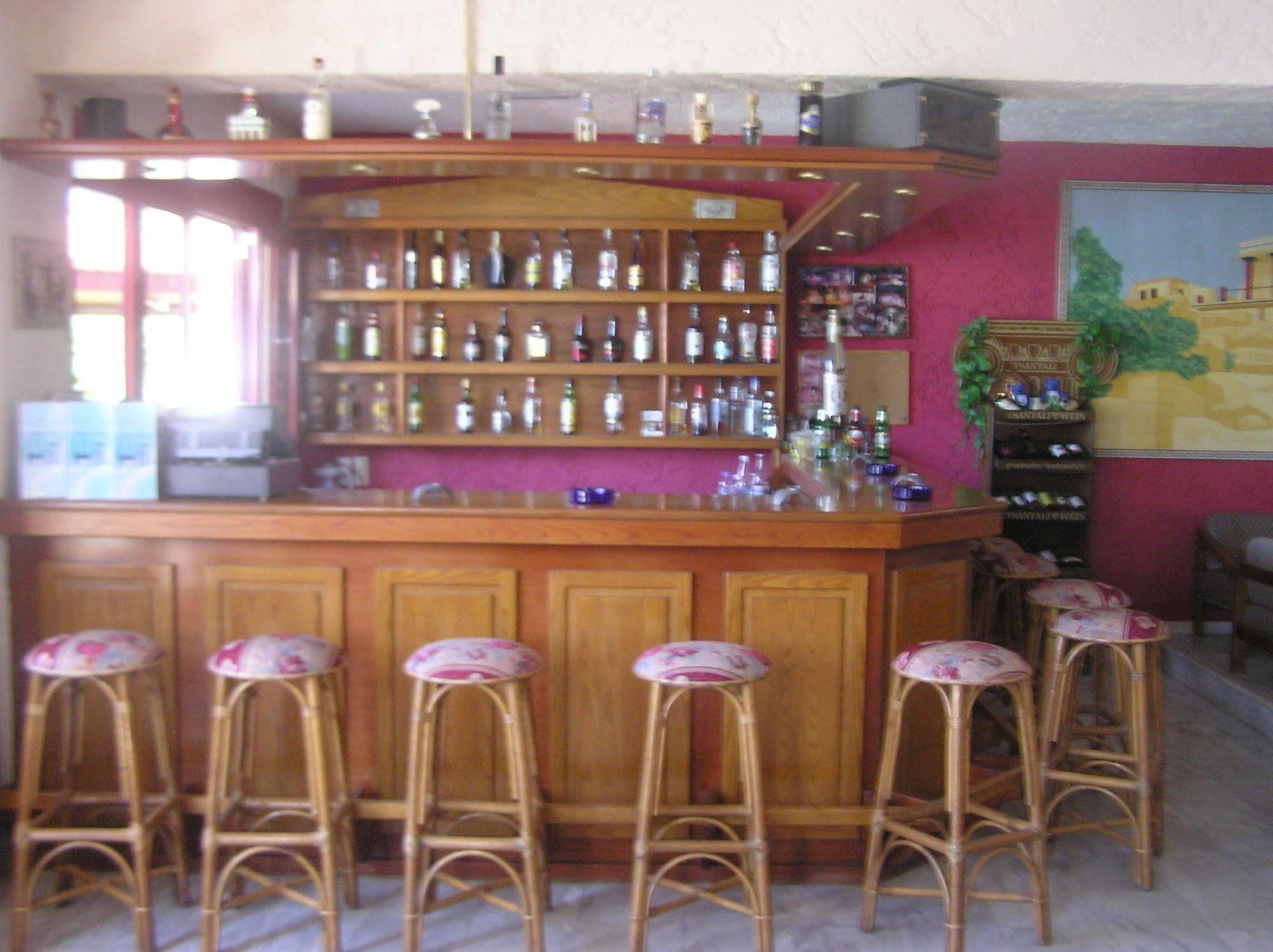 Knossos Aparthotel Panormos  Bagian luar foto